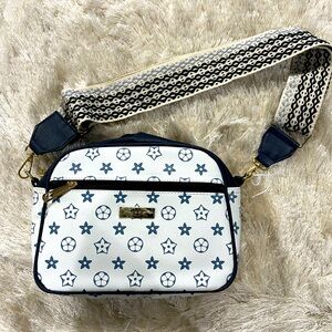 Floral Pattern Cross Body Purse white and gray 👜